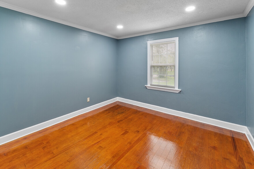 More Photos Of 2605 US Highway 80 W, Savannah Office For Sale