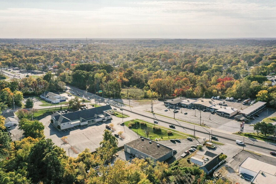 More Photos Of 3444 N Lindbergh Blvd, Saint Ann General Retail For Sale