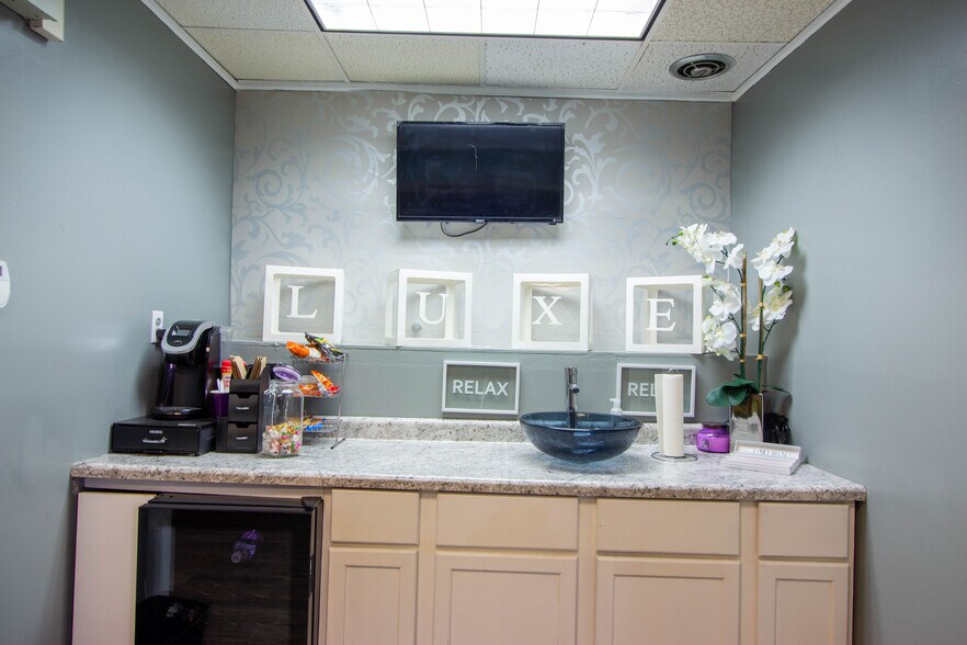 More Photos Of 23750 Gratiot Ave, Eastpointe Office Residential For Sale