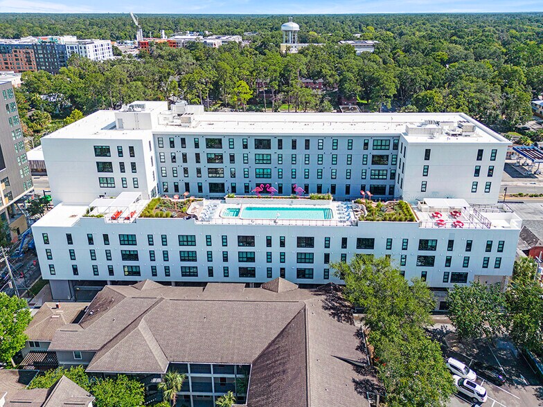 More Photos Of 1111 W University Ave, Gainesville Apartments For Lease