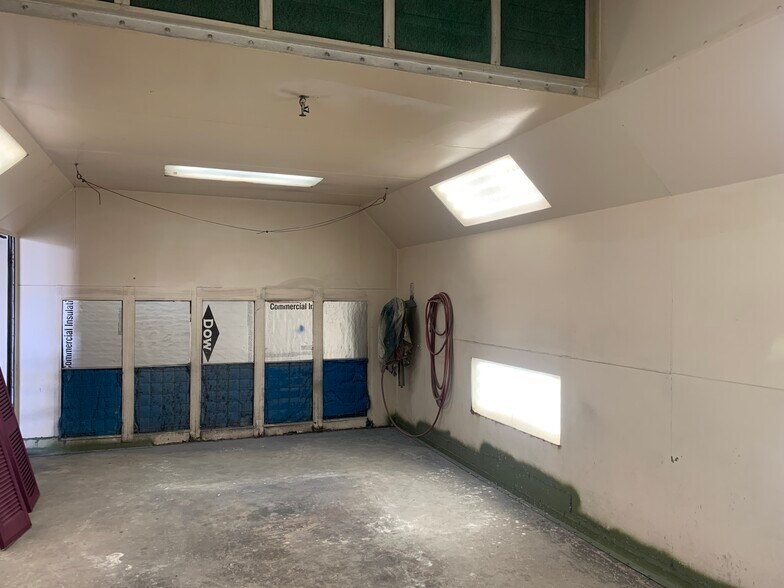 More Photos Of 41R Central St, East Bridgewater Auto Repair For Sale