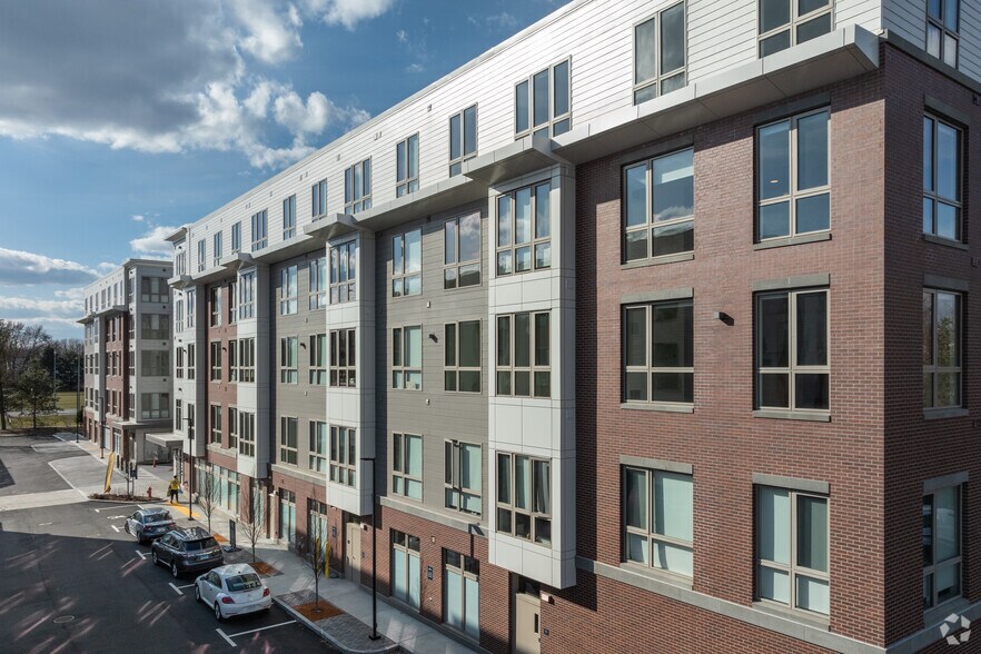 More Photos Of 2 Los Angeles St, Newton Apartments For Lease
