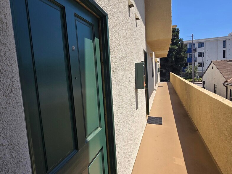 More Photos Of 10809 Palms Blvd, Los Angeles Apartments For Sale