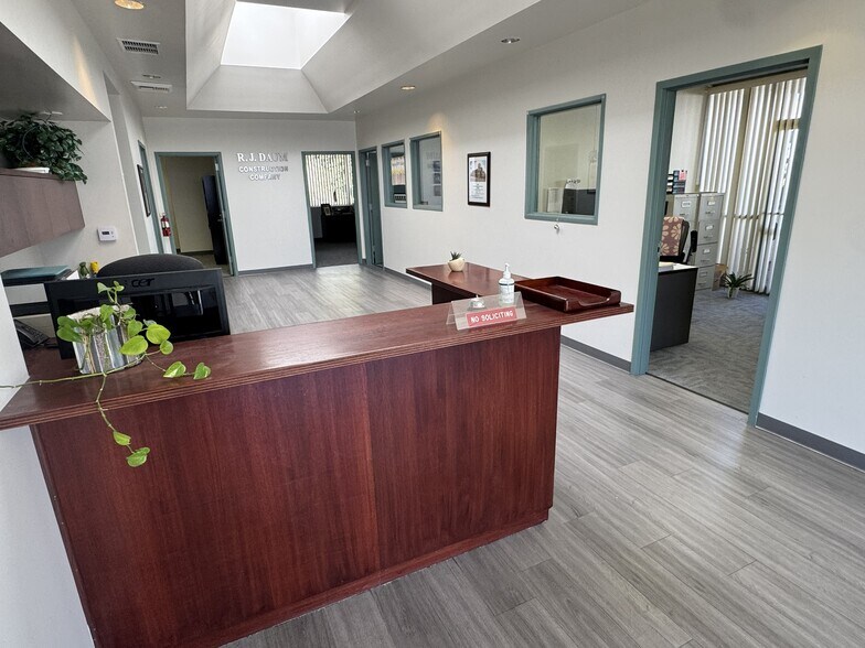 More Photos Of 11581 Monarch St, Garden Grove Warehouse For Sale