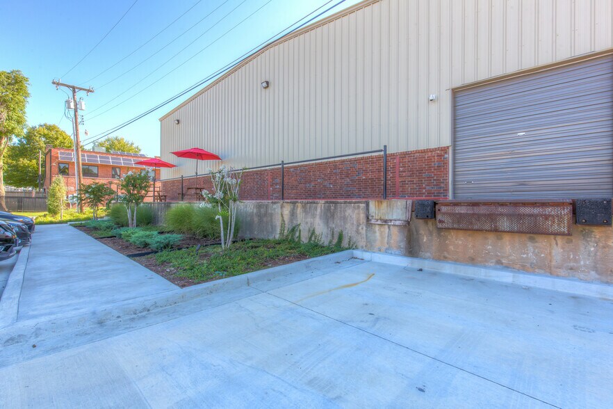 More Photos Of 415 E 12th St E, Tulsa Office For Lease