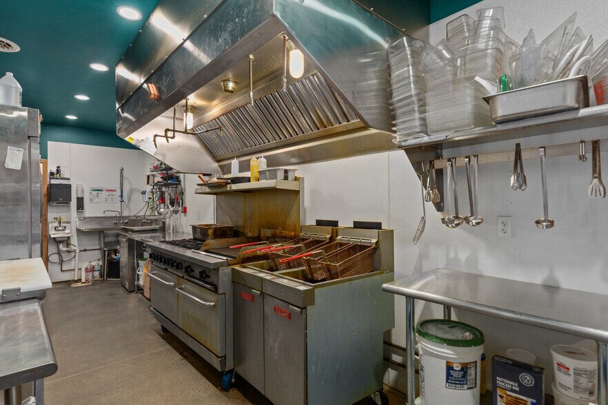 More Photos Of 120 Cumberland St, Greenup General Retail For Sale