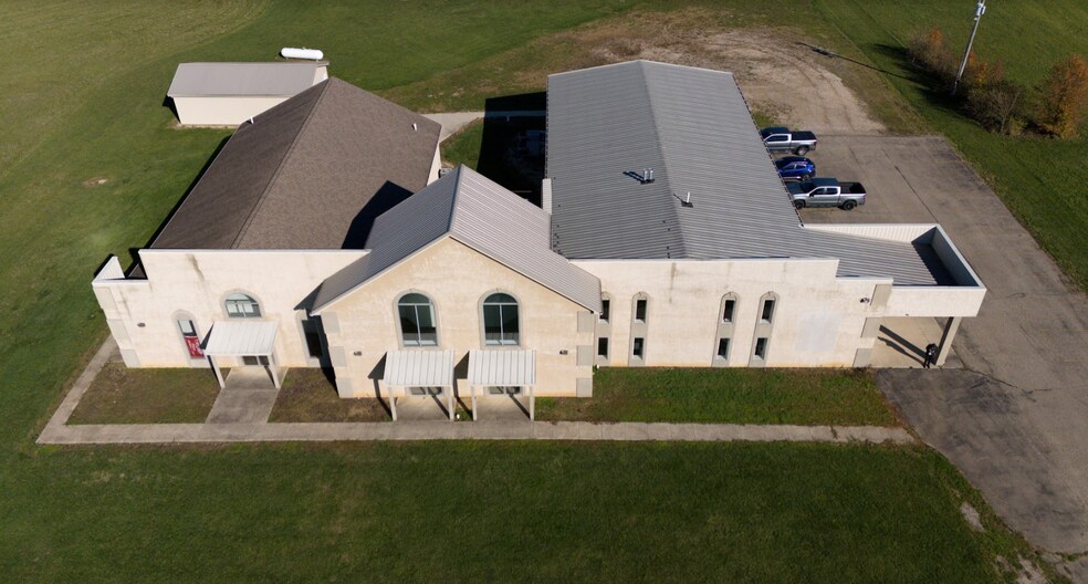 More Photos Of 15812 State Route 56 W, Mount Sterling Light Distribution For Sale