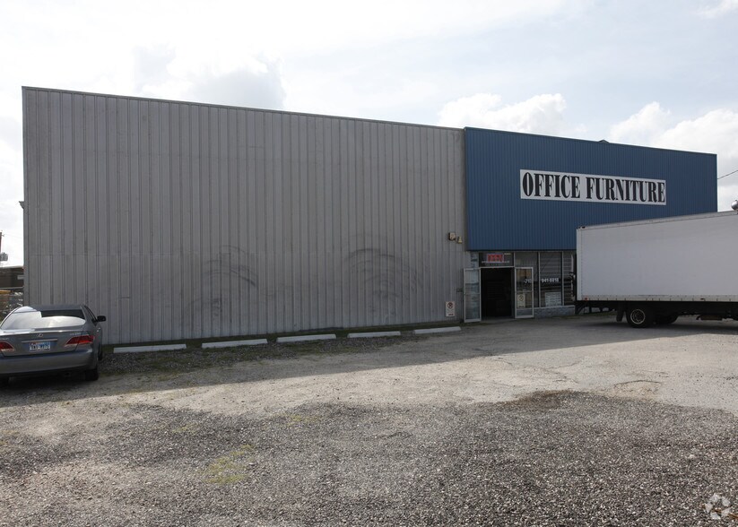 More Photos Of 8703 Gulf Fwy, Houston Freestanding For Sale