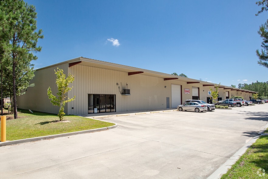 Primary Photo Of 17950 Fabrication Row, Covington Warehouse For Lease