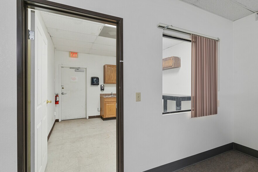 More Photos Of 4160 S Pecos Rd, Las Vegas Medical For Lease