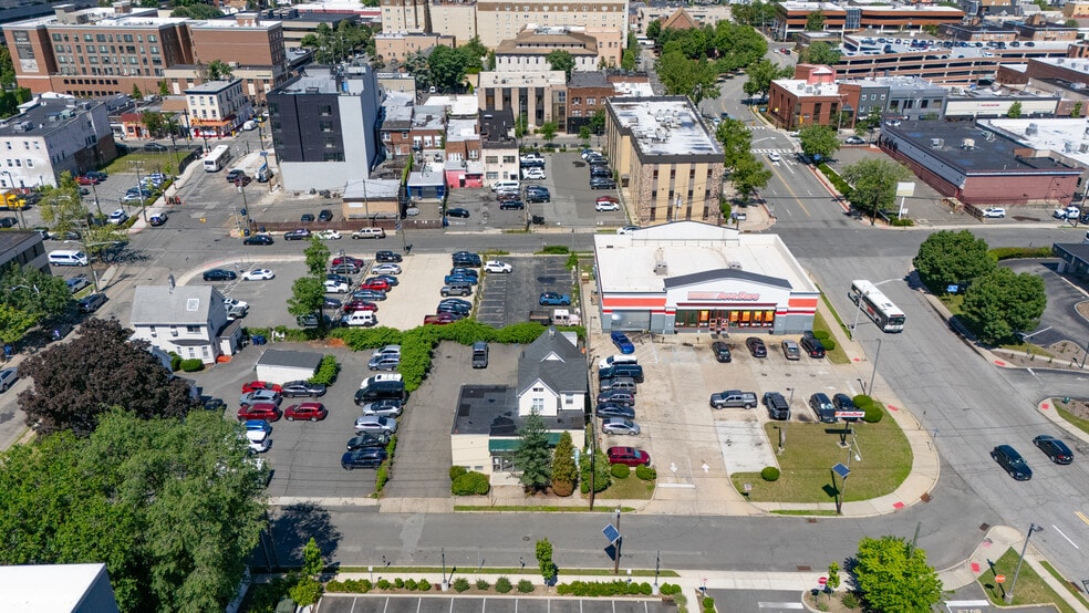 More Photos Of 87 Old River St, Hackensack Office Residential For Lease