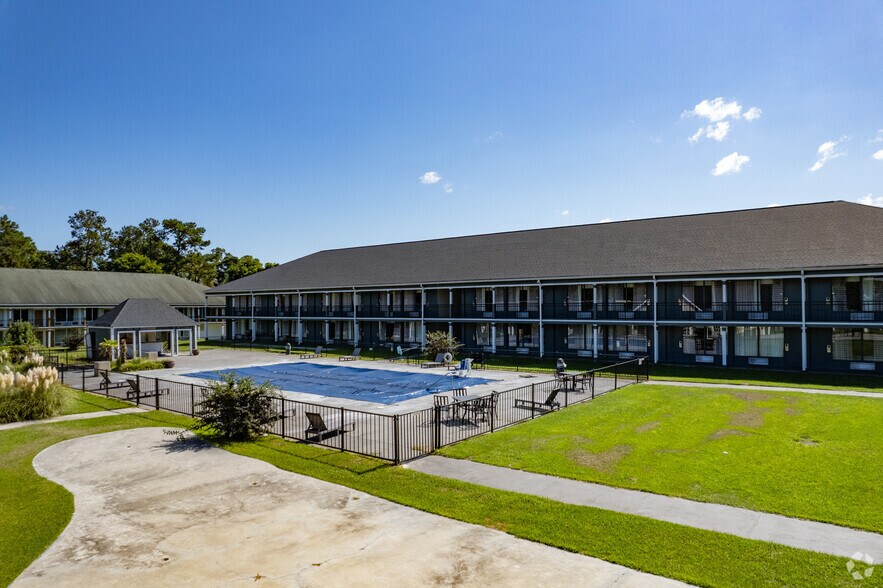 More Photos Of 8929 Old Number Six Hwy, Santee Hotel For Sale