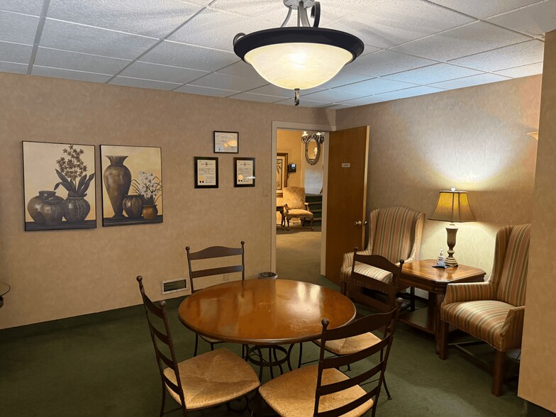 More Photos Of 648 Watervliet Ave, Dayton Funeral Home For Sale