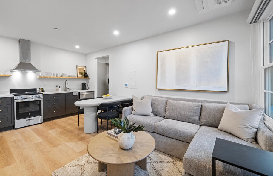 More Photos Of 1018 Garden St, Santa Barbara Hotel For Sale