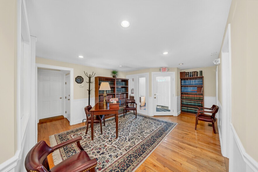 More Photos Of 58 Main St, Topsfield Office For Sale