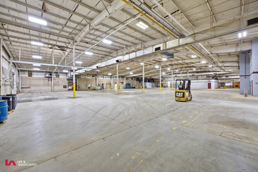 More Photos Of 101 Conyers Industrial Dr, Cartersville Warehouse For Sale