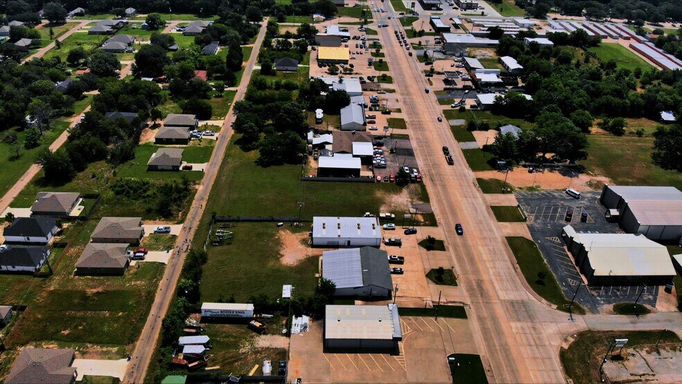 More Photos Of 2618 W Main St, Gun Barrel City Storefront For Sale