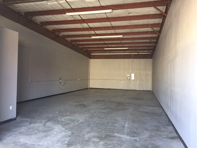 More Photos Of 3005 50th St, Lubbock Distribution For Lease