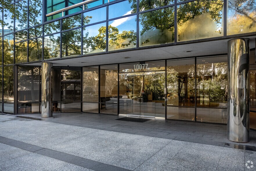 More Photos Of 10077 Grogans Mill Rd, The Woodlands Office For Lease