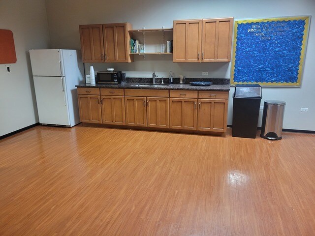 More Photos Of 6400 N Northwest Hwy, Chicago Apartments For Lease