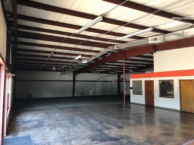 More Photos Of 6801 NW 50th St, Bethany Showroom For Sale