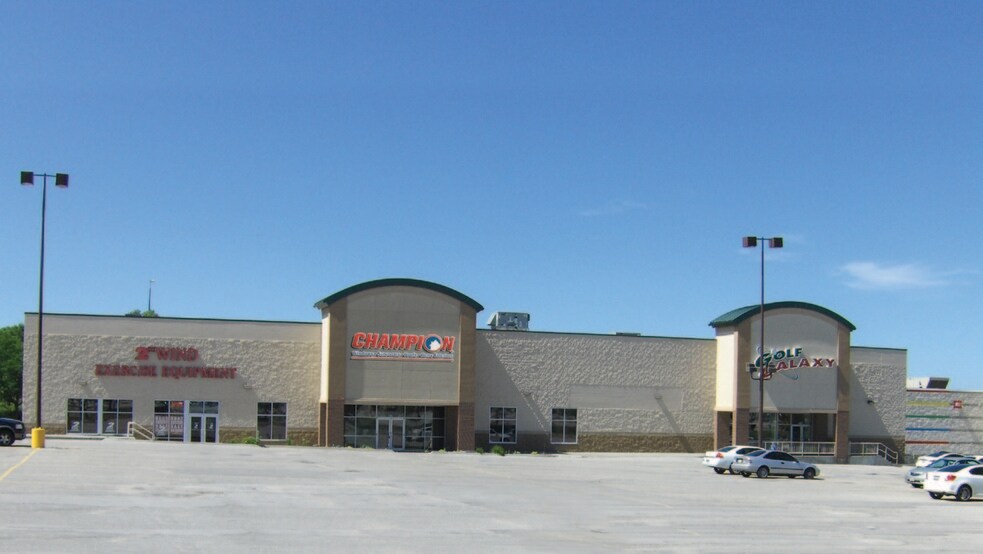 More Photos Of 3425 Oak View Dr, Omaha General Retail For Sale