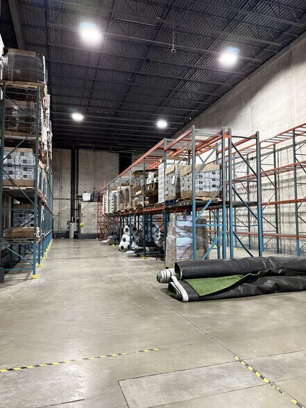 More Photos Of 2301 W Walnut St, Chicago Refrigeration Cold Storage For Lease