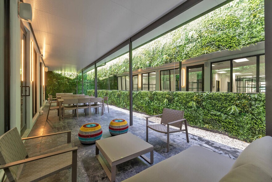 More Photos Of 5955 NE 2nd Ave, Miami Freestanding For Sale