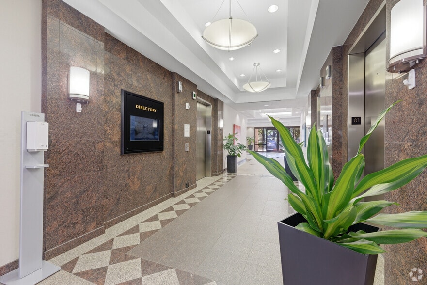 More Photos Of 11200 Richmond Ave, Houston Office For Lease