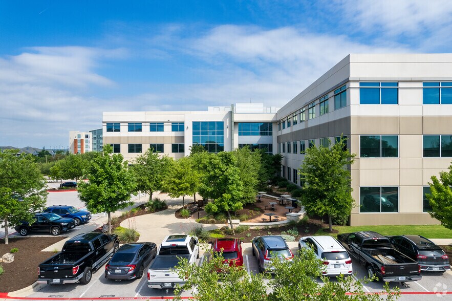 More Photos Of 2700 La Frontera Blvd, Round Rock Office For Lease