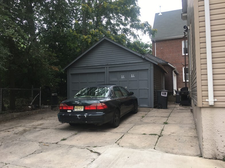 More Photos Of 28 Hale St, New Brunswick Apartments For Sale