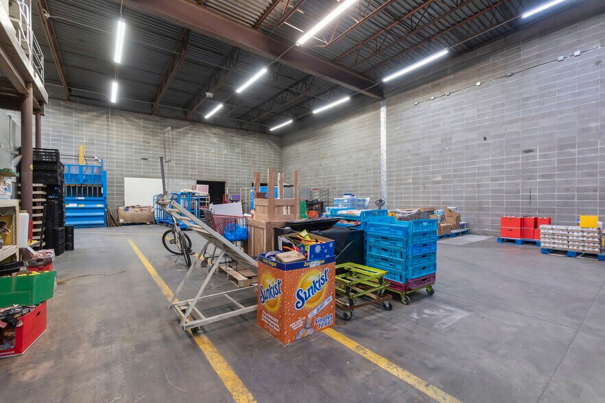 More Photos Of 121 S Sprigg St, Cape Girardeau Supermarket For Sale