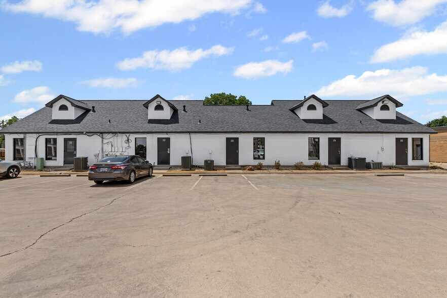 Primary Photo Of 189 Elm St, Lewisville Office For Sale