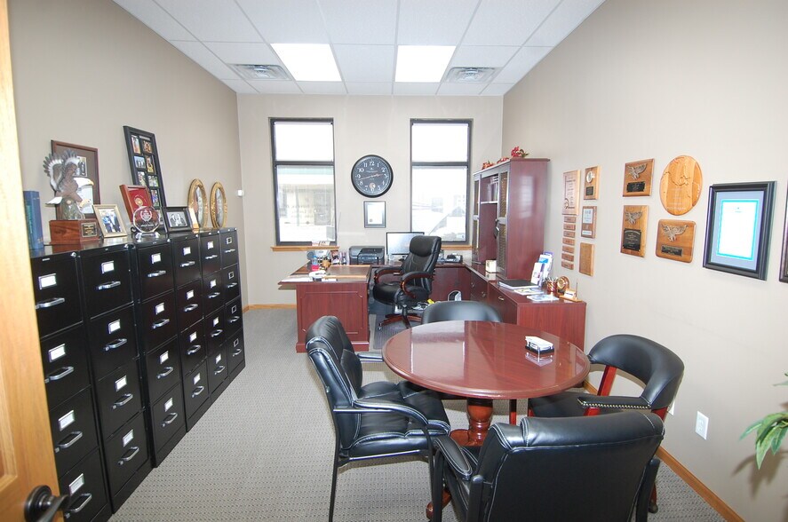 More Photos Of 217 8th Ave, Wellman Medical For Lease