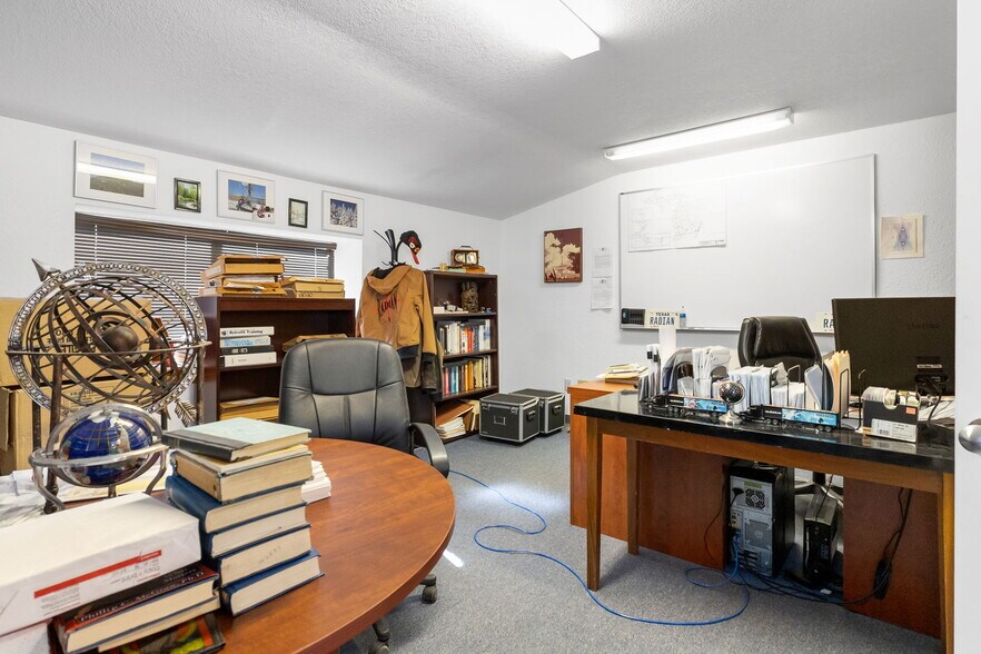 More Photos Of 8424 N HWY 69, Pollok Flex For Sale