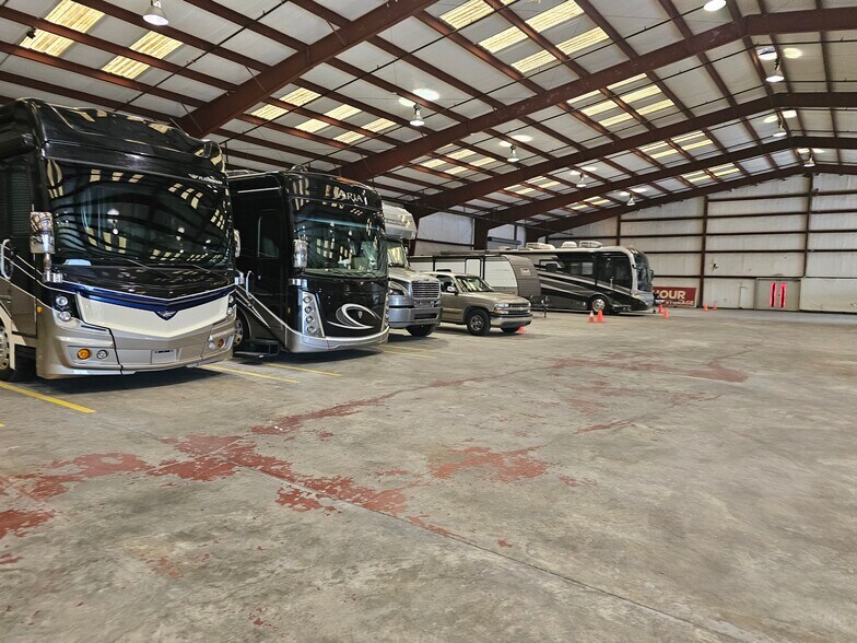 More Photos Of 1208 SW, Cleveland Warehouse For Sale