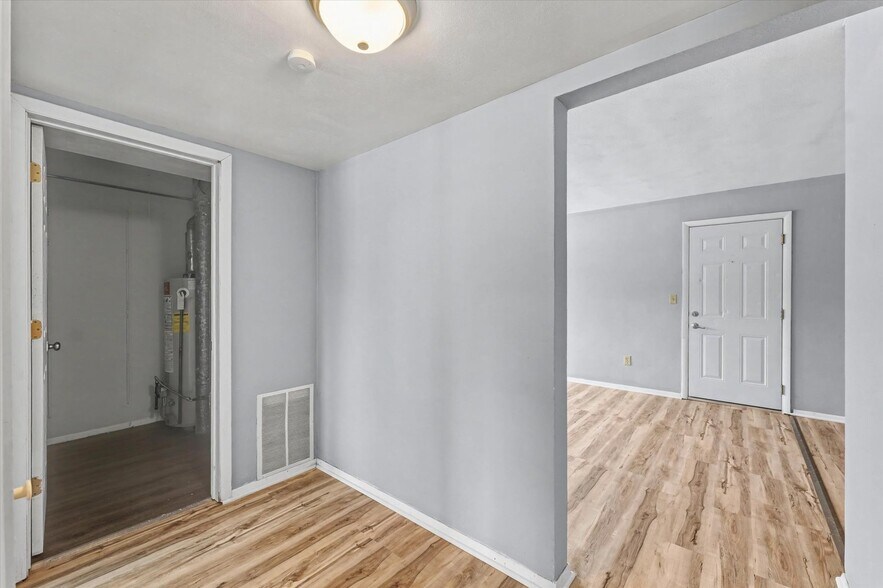 More Photos Of 1306 Silver St, Urbana Apartments For Sale