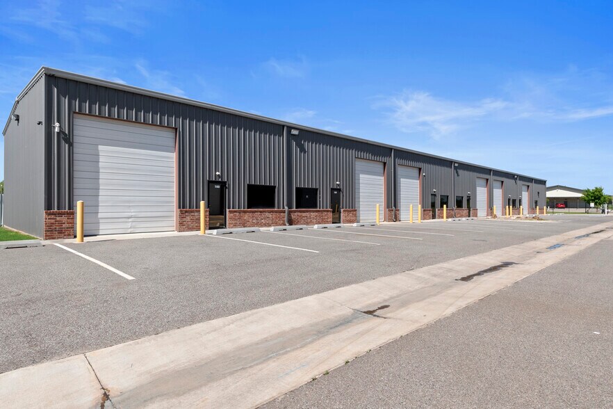 More Photos Of 4210 S Classen Blvd, Norman Unknown For Lease