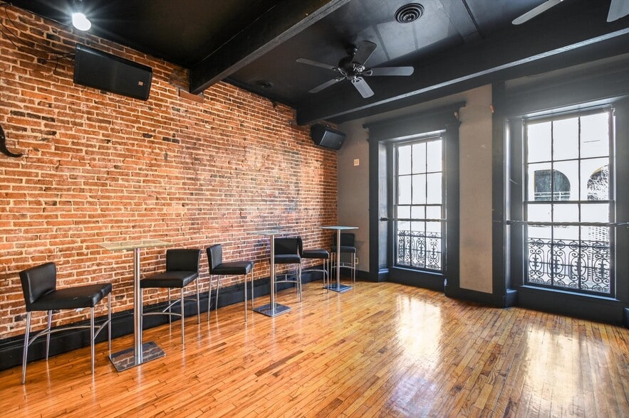 More Photos Of 15 E Centre St, Baltimore Bar For Sale