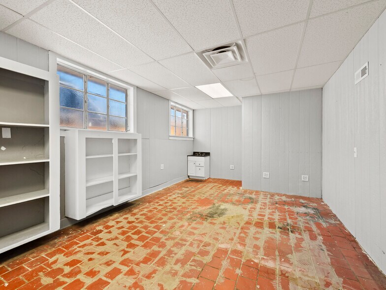 More Photos Of 2050 U.S. 70 Hwy, Marion Restaurant For Sale