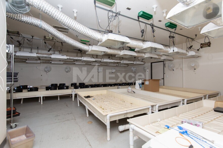 More Photos Of 6265 Saddle Tree Dr, Las Vegas Industrial For Sale