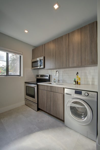 More Photos Of 1273 NE 38th St, Oakland Park Apartments For Sale