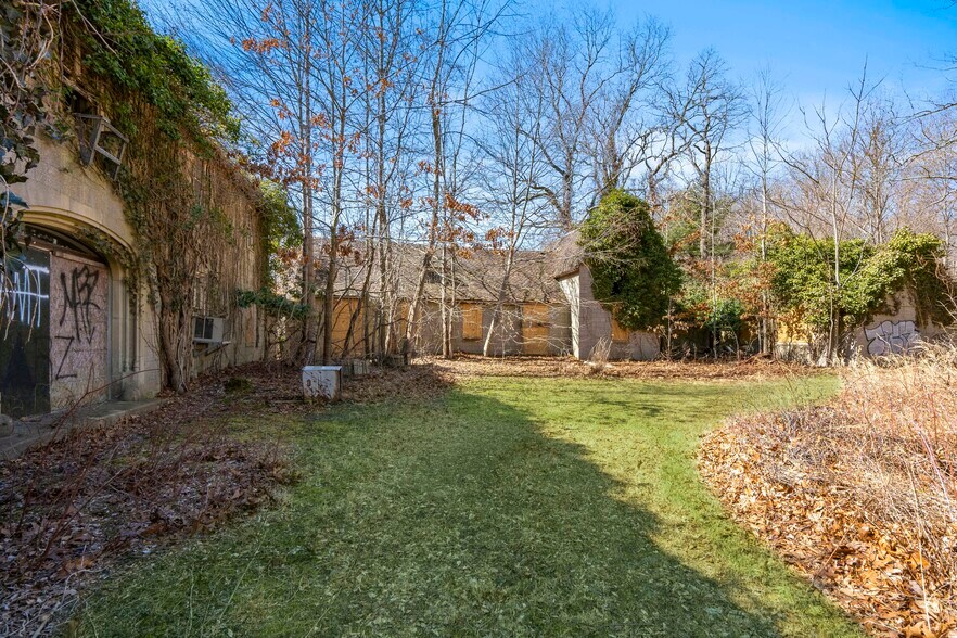 More Photos Of 2340 Cedar Swamp Rd, Glen Head Land For Sale