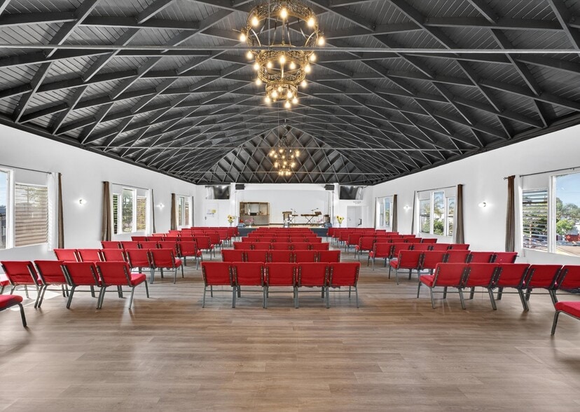 More Photos Of 7101 Menlo Ave, Los Angeles Religious Facility For Sale