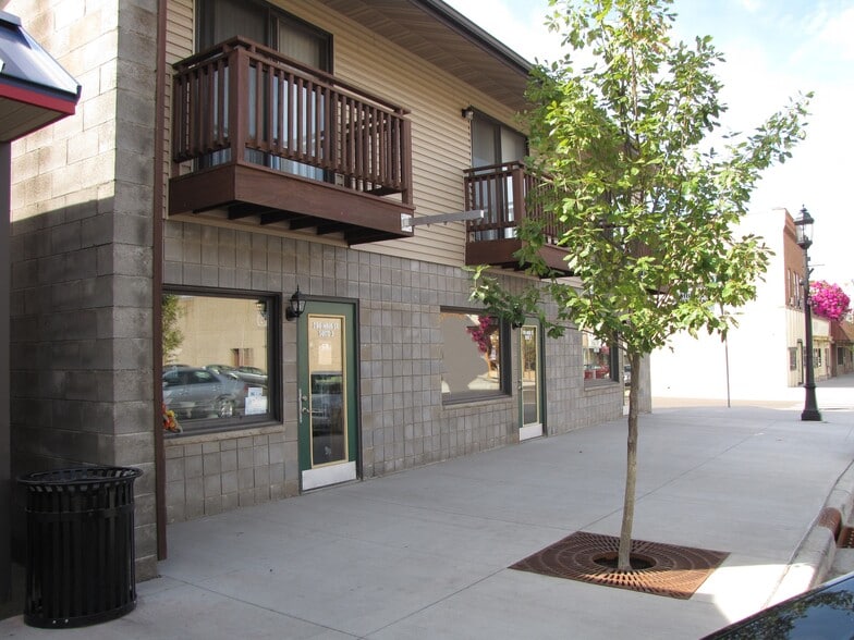 More Photos Of 780 Main St, Baldwin Storefront Retail Residential For Lease