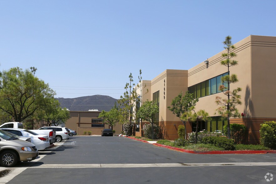 More Photos Of 41669 Date St, Murrieta Office For Lease