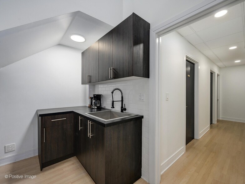 More Photos Of 660 LaSalle Pl, Highland Park Loft Creative Space For Sale