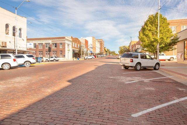 More Photos Of 219 Norris Ave, McCook Storefront For Sale