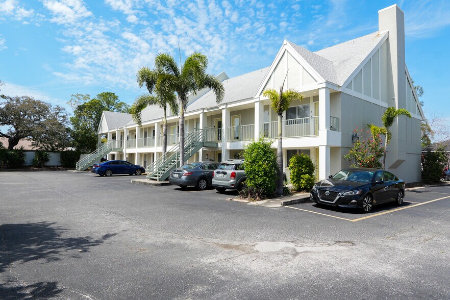Primary Photo Of 4114 W North B St, Tampa Apartments For Sale