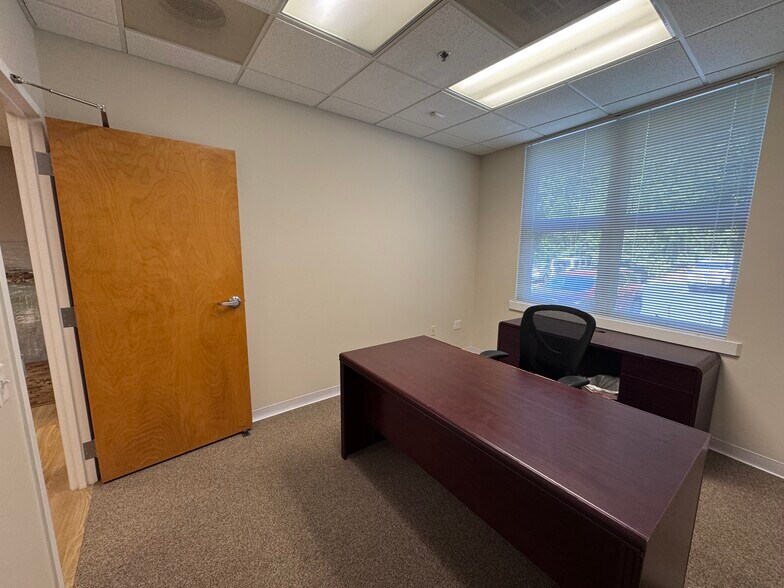 More Photos Of 141 Providence Rd, Chapel Hill Office Residential For Lease